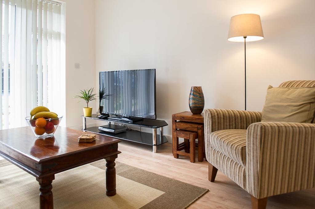 Stockley Apartments West Drayton  ภายนอก รูปภาพ