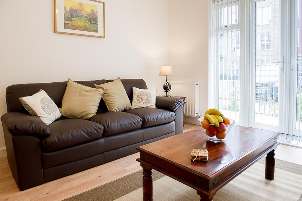 Stockley Apartments West Drayton  ภายนอก รูปภาพ