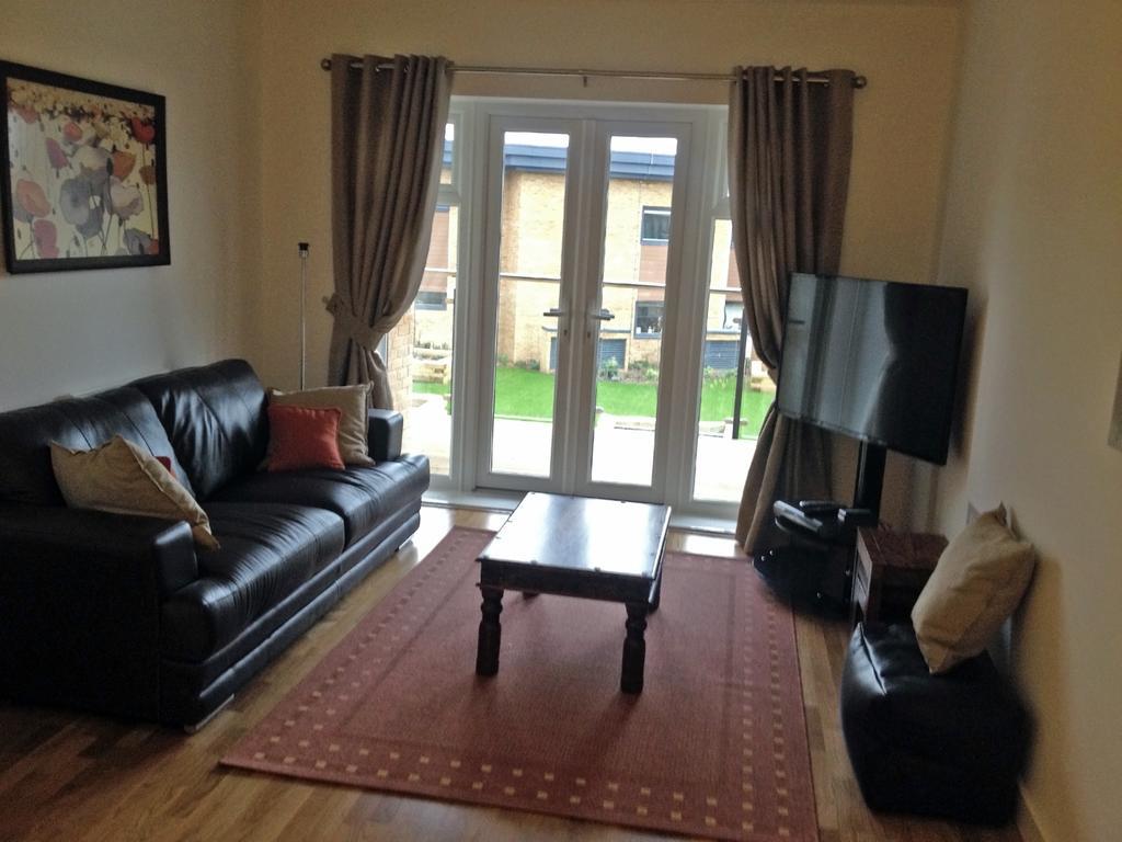Stockley Apartments West Drayton  ภายนอก รูปภาพ