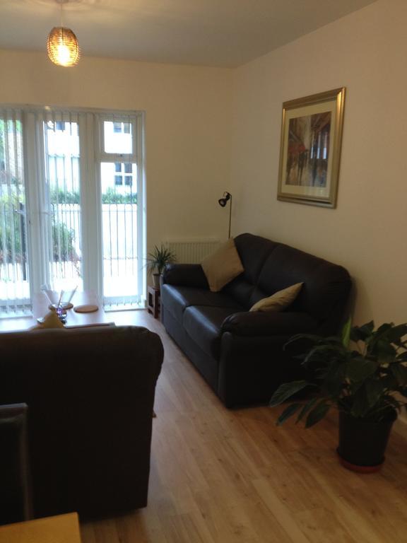 Stockley Apartments West Drayton  ภายนอก รูปภาพ