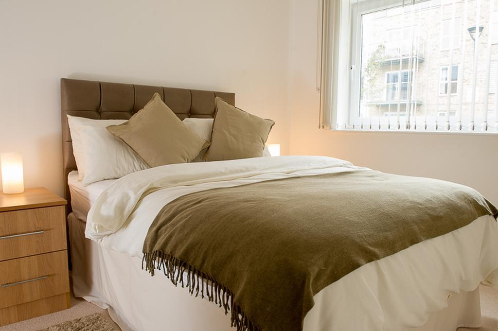 Stockley Apartments West Drayton  ภายนอก รูปภาพ